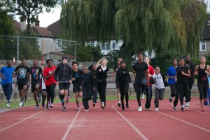 Niñas y niños se unen en carrera mundial para vencer la desnutrición infantil