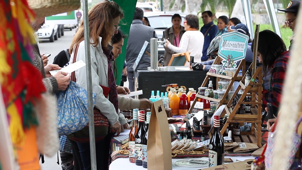 CODEMU visita bioferias de Lima