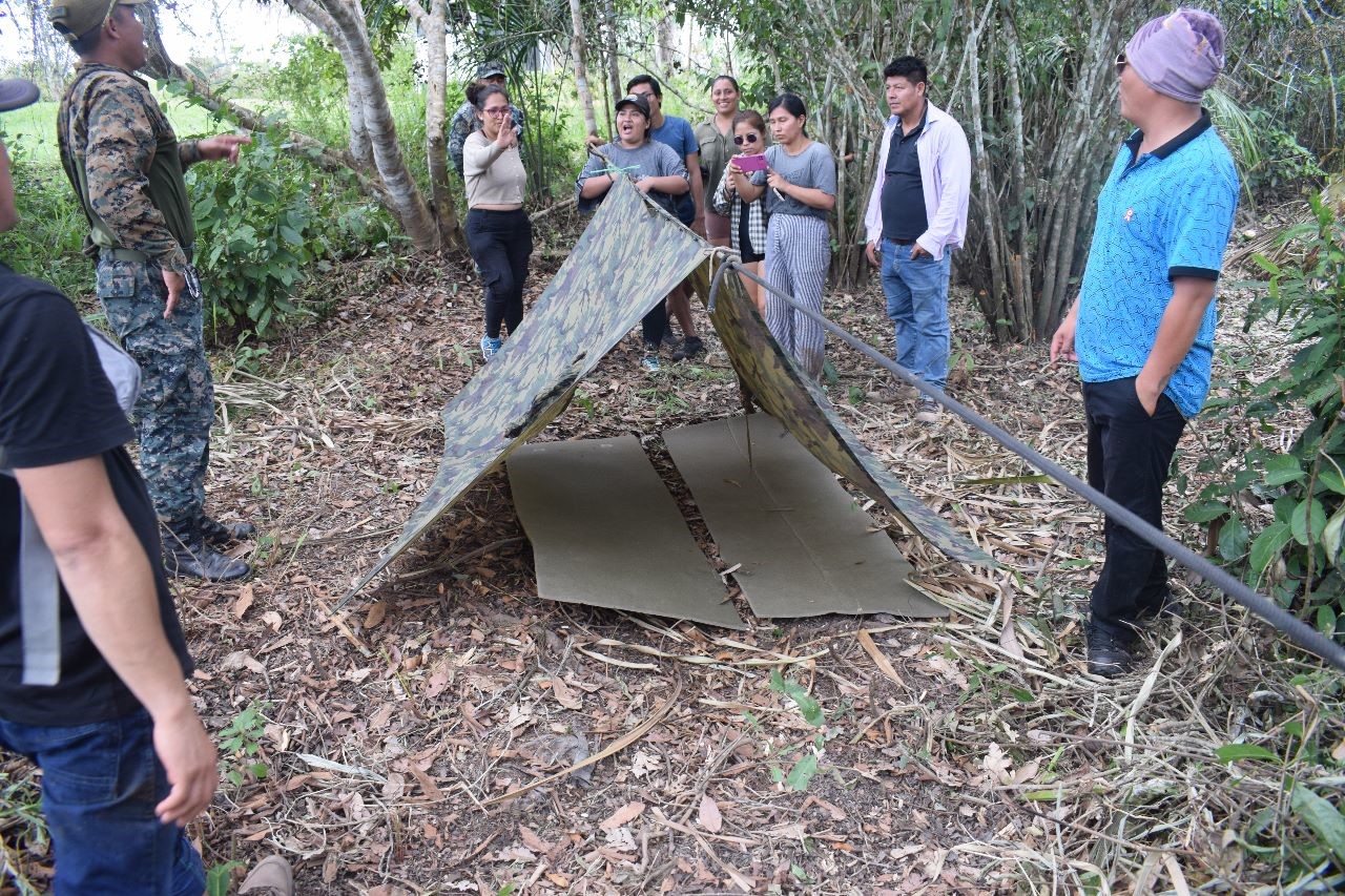 Capacitamos a guías, orientadores y alumnos de turismo en supervivencia en la selva, en la región Ucayali