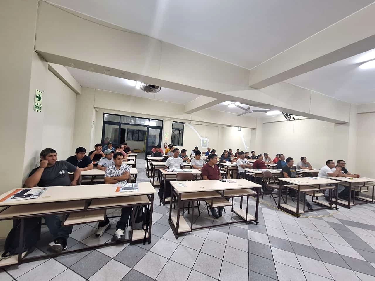 Se capacitarán más de 550 maestros de obra